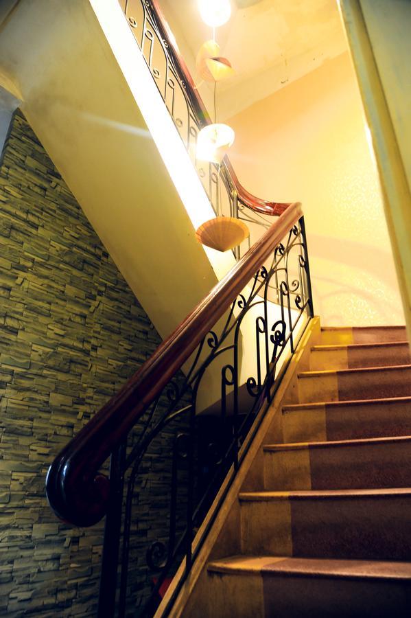 Queen Homestay Hué Extérieur photo